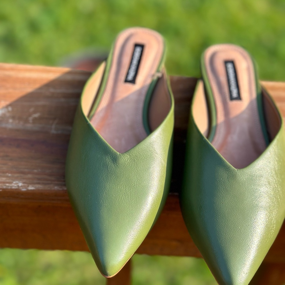 Green flat mule sandal
